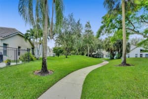 Lake Park Cir N, Davie, FL 33328, Sold 09/19/22