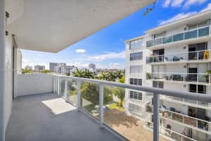 10000 W Bay Harbor Dr, Bay Harbor Islands, FL 33154, Sold 11/21/22