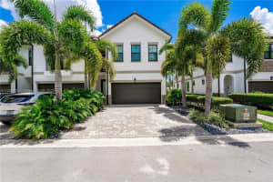 4516 E Aqua Bella Ln, Davie, FL 33312, Sold 12/02/22