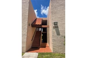 540 W Park Dr, Miami, FL 33172, Sold 09/29/22