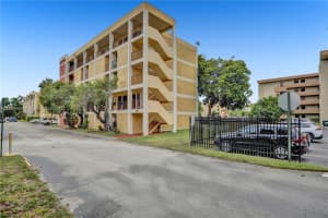 9220 Fontainebleau Blvd APT 211, Miami, FL 33172, Sold 01/27/23