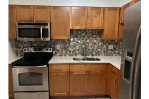 210 W Park Dr, Miami, FL 33172, Sold 03/13/23