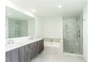 488 NE 18th St #4101, Miami, FL 33132, Sold 09/06/22