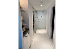 100 Lincoln Rd, Miami Beach, FL 33139, Sold 10/07/22