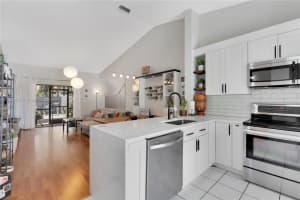 3098 S Oakland Forest Dr, Oakland Park, FL 33309, Sold 10/03/22