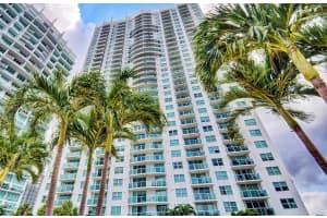 31 SE 5th St, Miami, FL 33131, Sold 04/14/23