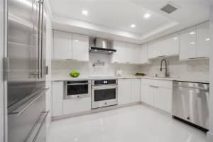 2843 S Bayshore Dr, Coconut Grove, FL 33133, Sold 10/10/22