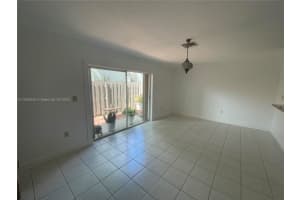 10807 NW 3rd Ct, Pembroke Pines, FL 33026, Sold 09/29/22