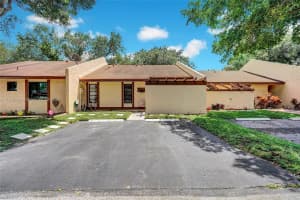 9820 NW 15th Ct, Pembroke Pines, FL 33024, Sold 10/03/22