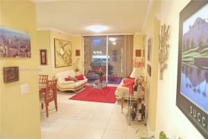 9725 NW 52nd St, Doral, FL 33178, Sold 11/21/22