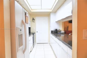 9725 NW 52nd St, Doral, FL 33178, Sold 11/21/22