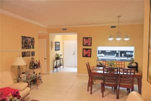9725 NW 52nd St, Doral, FL 33178, Sold 11/21/22