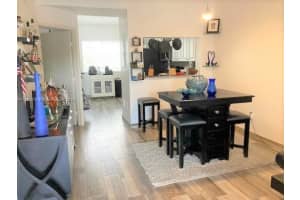 SW 131st pth, Kendale Lakes, FL 33183, Sold 09/28/22