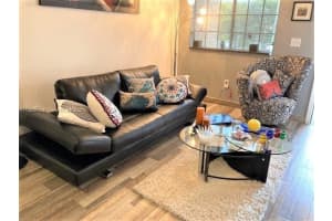 SW 131st pth, Kendale Lakes, FL 33183, Sold 09/28/22