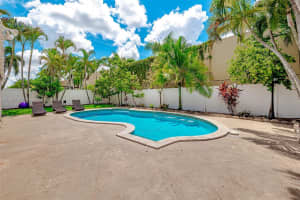 8886 NW 187th St, Hialeah, FL 33018, Sold 09/30/22
