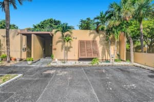6752 Kingsmoor Way, Miami Lakes, FL 33014, Sold 09/26/22