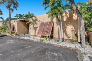 6752 Kingsmoor Way, Miami Lakes, FL 33014, Sold 09/26/22
