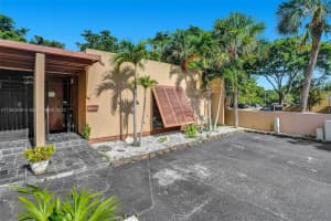 6752 Kingsmoor Way, Miami Lakes, FL 33014, Sold 09/26/22