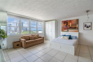 100 Lincoln Rd, Miami Beach, FL 33139, Sold 10/13/22