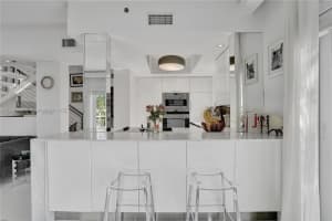 100 Jefferson Ave, Miami Beach, FL 33139, Sold 10/19/22