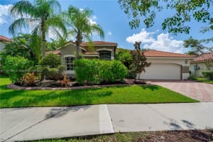 656 Verona Pl, Weston, FL 33326, Sold 10/13/22