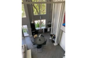 900 4th St APT 2, Miami Beach, FL 33139, Sold 04/07/23
