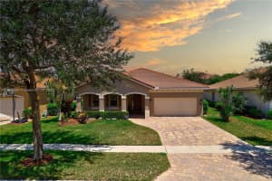 6755 Osage Cir, Greenacres, FL 33413, Sold 09/26/22