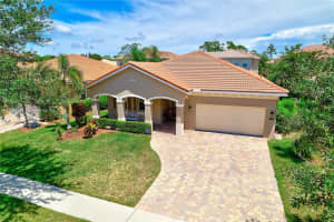 6755 Osage Cir, Greenacres, FL 33413, Sold 09/26/22