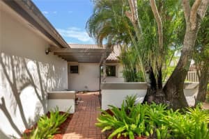 11437 SW 84th Ln, Miami, FL 33173, Sold 09/27/22