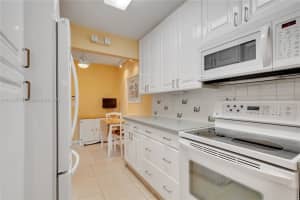 11437 SW 84th Ln, Miami, FL 33173, Sold 09/27/22