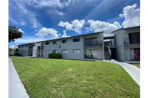 7010 NW 179th St, Hialeah, FL 33015, Sold 10/06/22