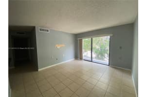 7010 NW 179th St, Hialeah, FL 33015, Sold 10/06/22