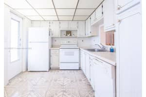 620 NE 12th Ave, Hallandale Beach, FL 33009, Sold 09/29/22