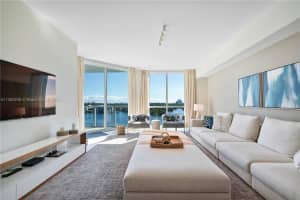17111 Biscayne Blvd, North Miami Beach, FL 33160, Sold 02/14/23