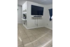 1245 W 24th St APT 122, Hialeah, FL 33010, Sold 10/20/22