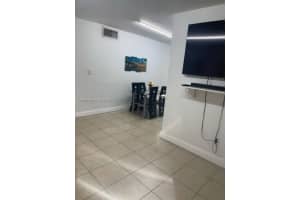 1245 W 24th St APT 122, Hialeah, FL 33010, Sold 10/20/22