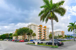 9350 Fontainebleau Blvd APT 401, Miami, FL 33172, Sold 01/13/23