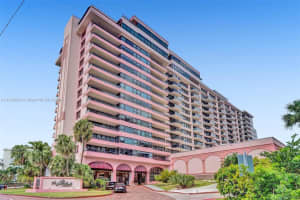 5225 Collins Ave APT 1016, Miami Beach, FL 33140, Sold 07/27/23