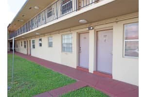 Parking lot, 3905 SW 78th Ct APT 105, Miami, FL 33155, Sold 10/12/22