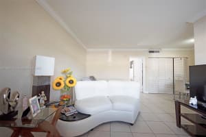 Parking lot, 3905 SW 78th Ct APT 105, Miami, FL 33155, Sold 10/12/22