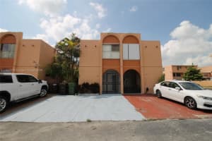 1096 W 42nd Pl #33, Hialeah, FL 33012, Sold 09/23/22