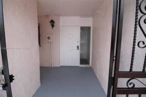 1096 W 42nd Pl #33, Hialeah, FL 33012, Sold 09/23/22