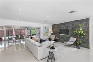 2095 N Hibiscus Dr, North Miami, FL 33181, Sold 10/31/22
