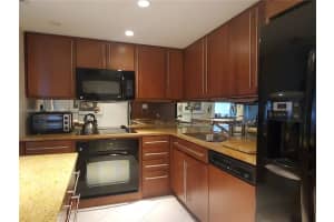 1000 Quayside Terrace #804, Miami, FL 33138, Sold 10/26/22