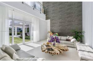 10560 NW 68th Terrace, Doral, FL 33178, Sold 10/07/22