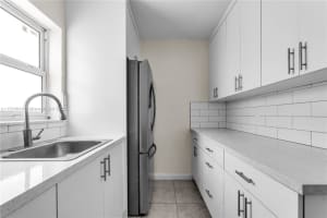 1245 W 24th St APT 219, Hialeah, FL 33010, Sold 11/29/22