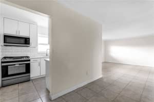 1245 W 24th St APT 219, Hialeah, FL 33010, Sold 11/29/22