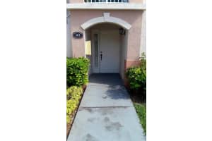 1261 SE 28th Ct, Homestead, FL 33035, Sold 09/29/22