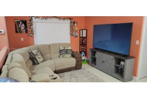 5860 W 18th Ln APT 203, Hialeah, FL 33012, Sold 10/03/22