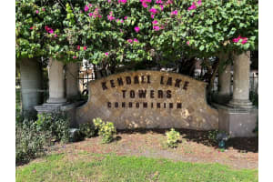 15221 SW 80th St APT 304, Miami, FL 33193, Sold 11/03/22